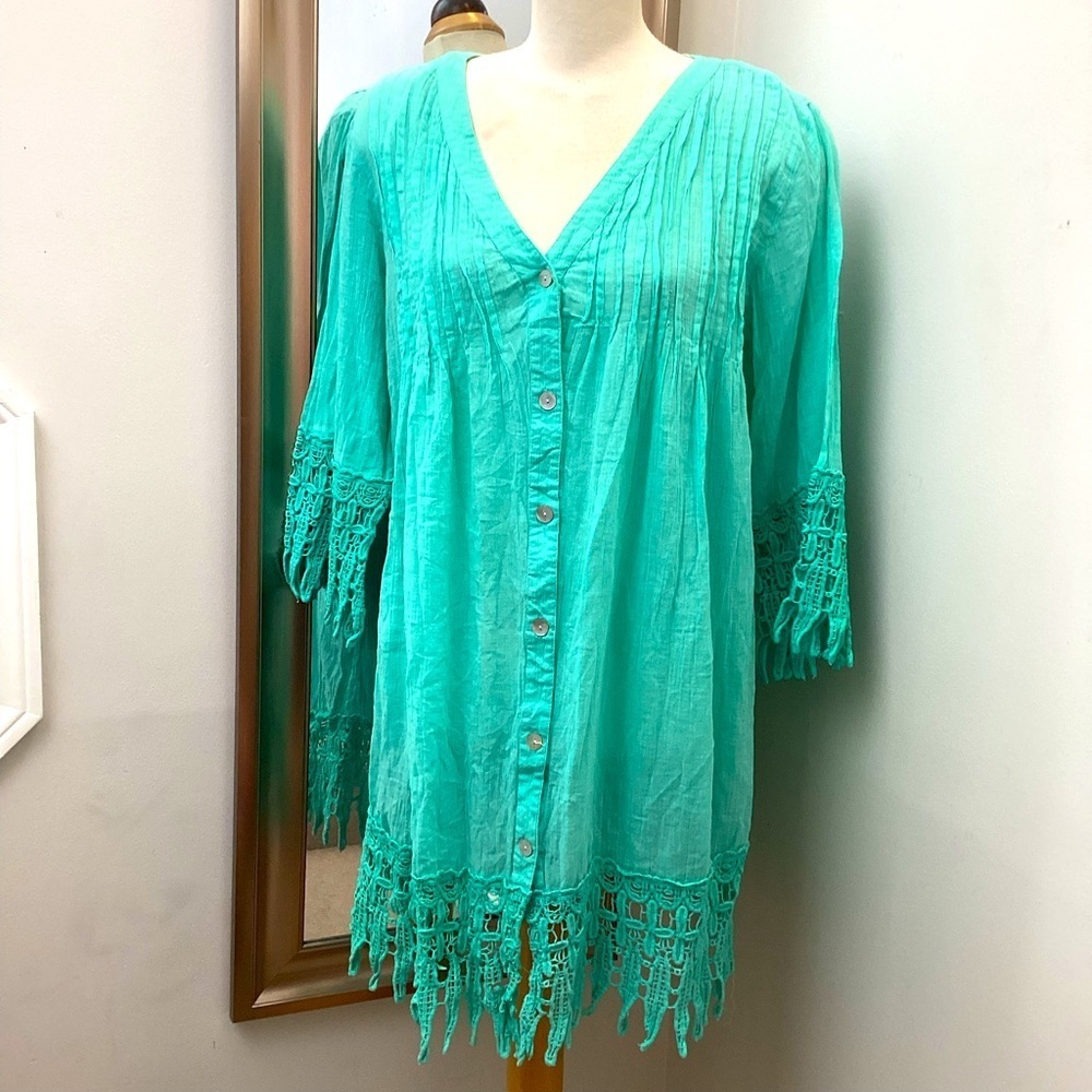 Large teal cotton tunic with lace trim and abalone buttons.